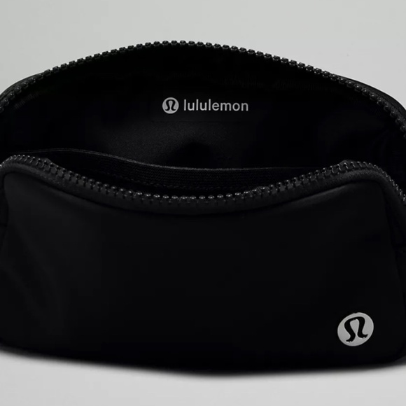 Lululemon Everywhere Belt Bag - Picture 1 of 6